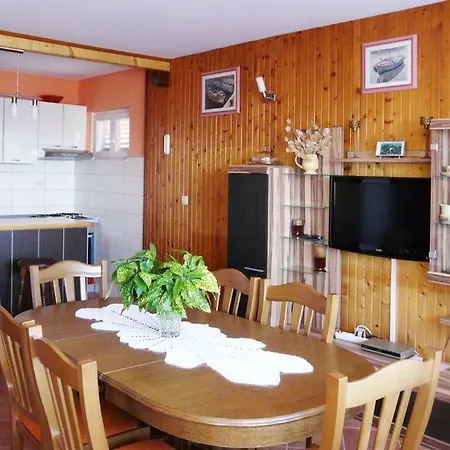 Vila Marko Separovic *